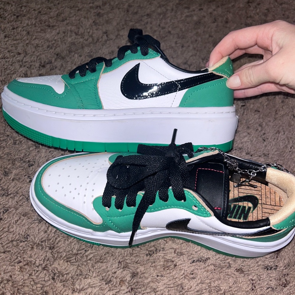 Nike shoes super cute